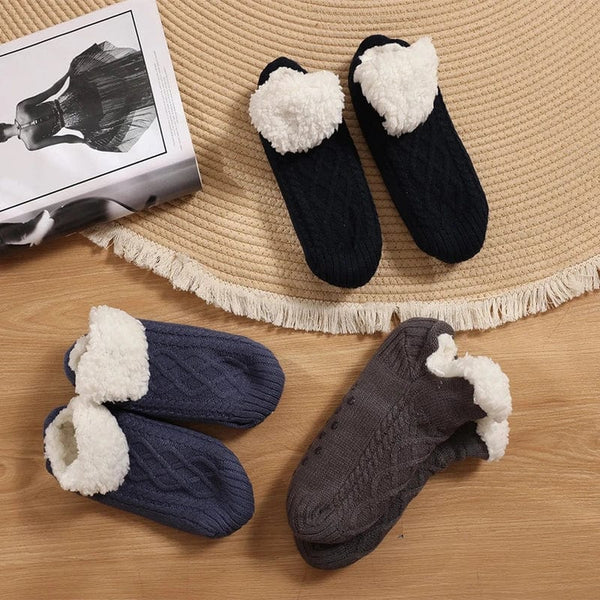 Indulge in Comfort: Fluffy and Fuzzy, Our Thermal Men's Slipper Socks are Winter Essentials