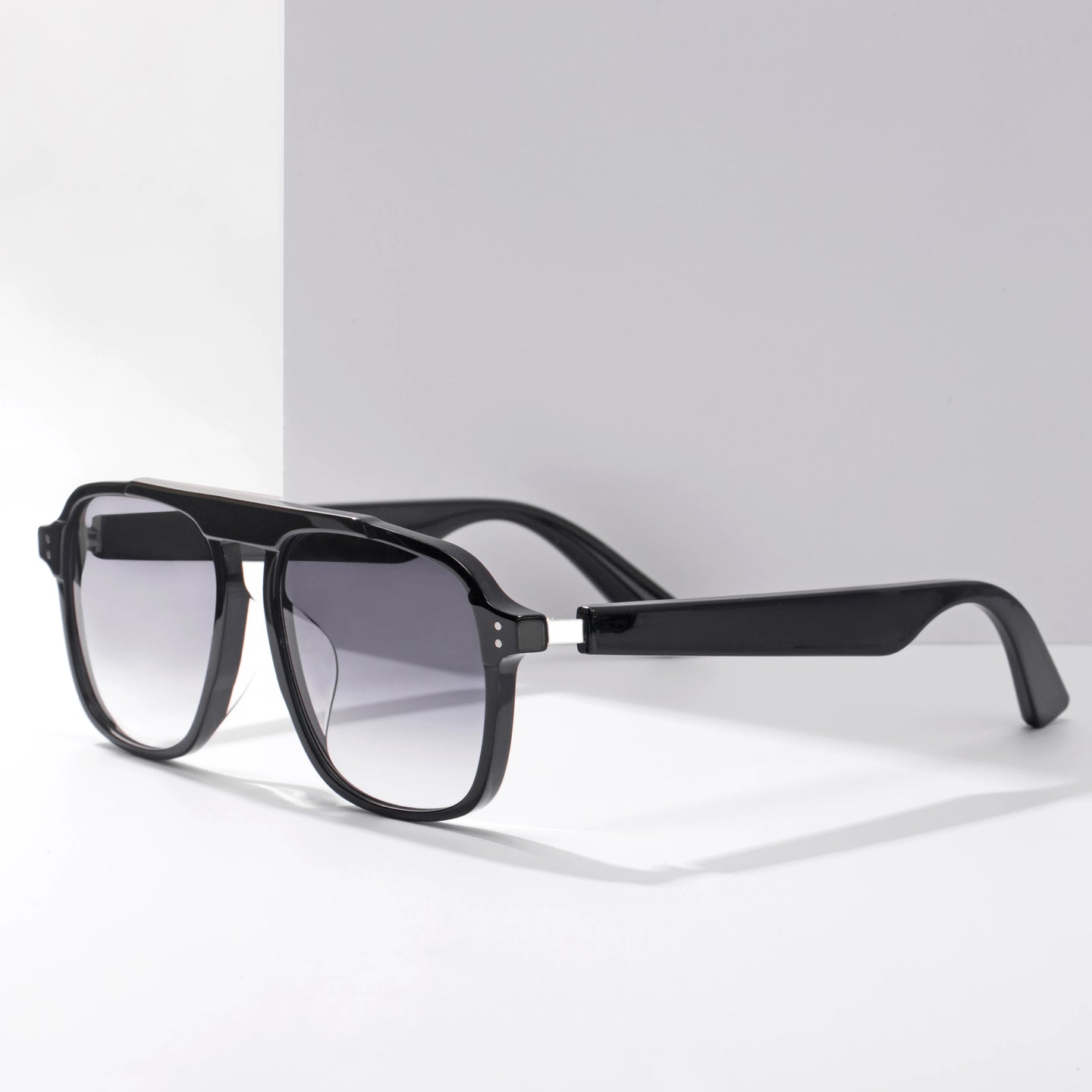 Fashion Bluetooth Eyeglasses: Trendy Polarized Smart Sunglasses with Music Audio