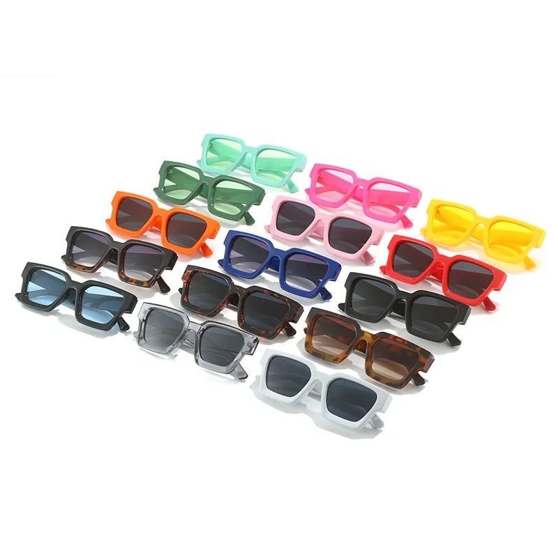 Square Frame Sunglasses: Retro Chic with UV400 Protection for Women and Men