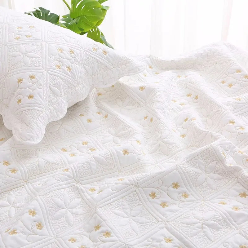 Cotton Quilted Bedspread – Soft & Stylish Summer Blanket for Home & Hotel