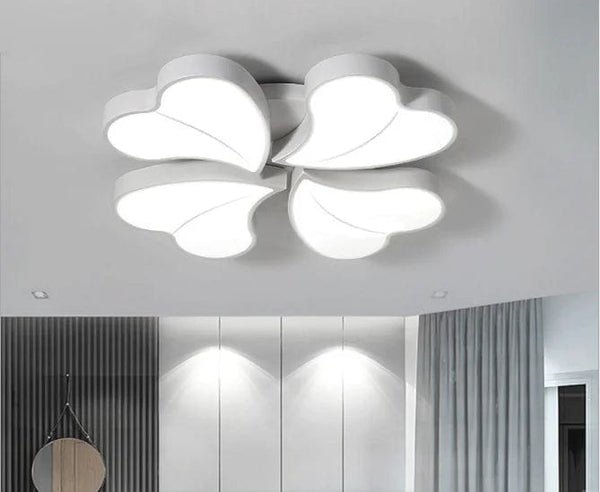 Simple Elegance: Modern LED Ceiling Lamp - Decorative Four-Leaf Clover Design for a Stylish Living Room Atmosphere