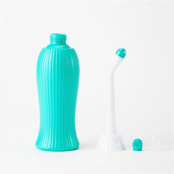 On-the-Go Hygiene: Portable Bidet Peri Bottle for Mom and Baby Travel