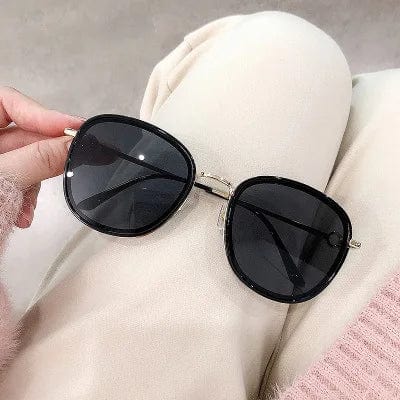 Fashionable Vintage Classic Unisex Sunglasses for Ladies: Trendy and Luxury Eyewear