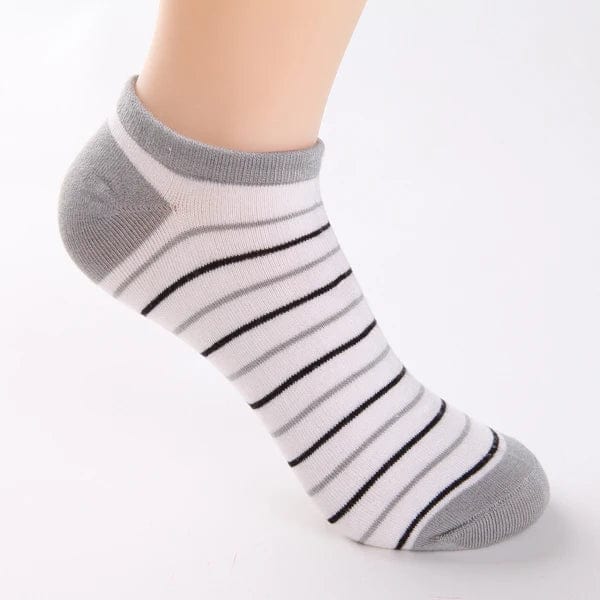 Summer Essentials: No-Show Low-Cut Bamboo Charcoal Socks – Style Meets Affordability