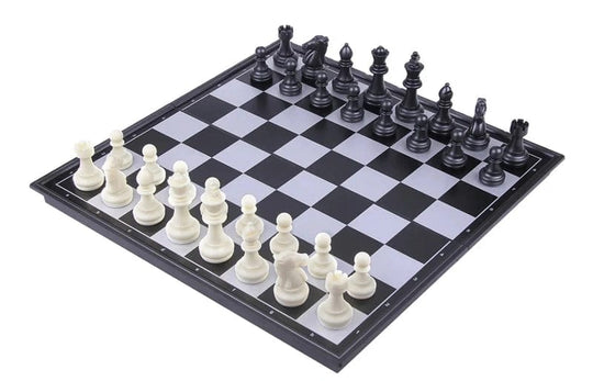 High-Quality Fold Magnetic Plastic Chess Set with Medium-Sized Board