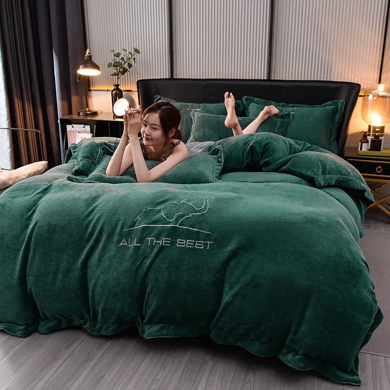 Luxury Redefined: Quality Flannel Thickening Warm Duvet Bedding Set with Custom Embroidery