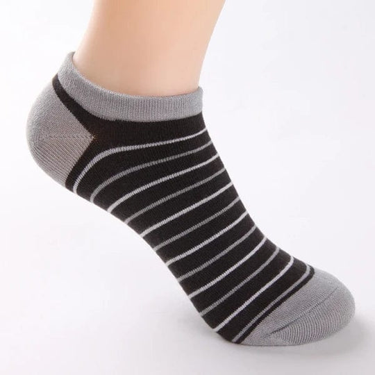Summer Essentials: No-Show Low-Cut Bamboo Charcoal Socks – Style Meets Affordability