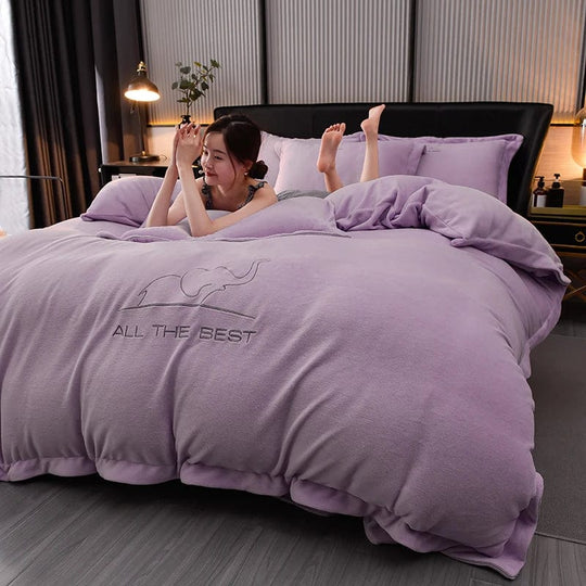 Luxury Redefined: Quality Flannel Thickening Warm Duvet Bedding Set with Custom Embroidery