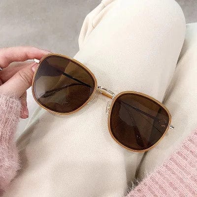 Fashionable Vintage Classic Unisex Sunglasses for Ladies: Trendy and Luxury Eyewear