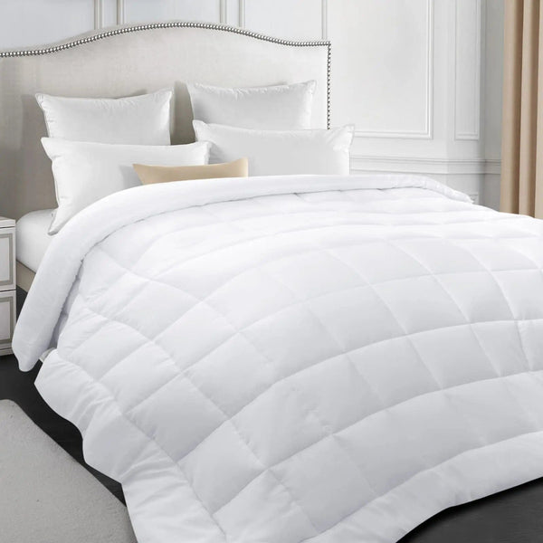 Bedding Comforter Set: All-Season 4-Piece Bedding Set in Cotton/Microfiber Blend