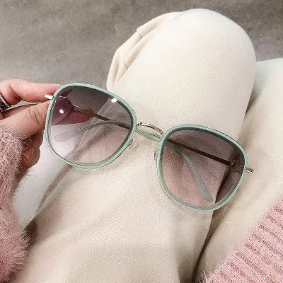 Fashionable Vintage Classic Unisex Sunglasses for Ladies: Trendy and Luxury Eyewear