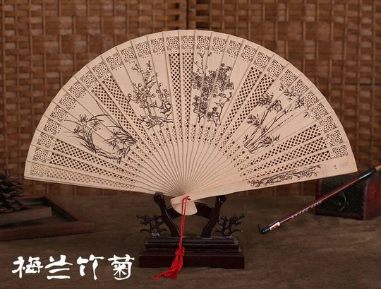 Timeless Elegance: Chinese Peacock Hand-Crafted Vintage Style Wedding Decoration