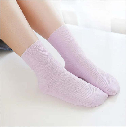 Diabetic Style Revolution: Colorful Crew Socks for Women – Wide, Thin, and Non-Binding
